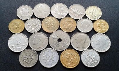 Лот: 11004000. Фото: 1. 20 иностранных монет - одним лотом... Наборы монет
