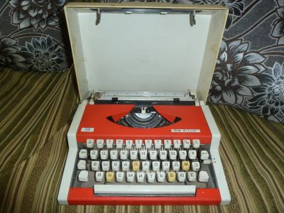 Лот: 5410921. Фото: 1. Печатная машинка Unis tbm de Luxe... Другое (компьютеры, оргтехника, канцтовары)