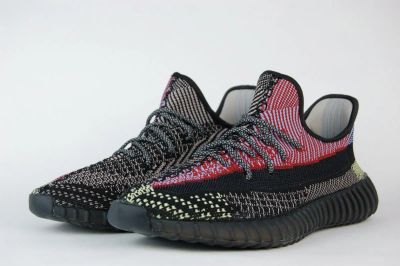 Лот: 16847732. Фото: 1. Кроссовки Adidas Yeezy 350 boost... Кеды, кроссовки, слипоны