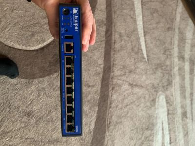 Лот: 17290471. Фото: 1. Межсетевые экраны Juniper SRX100H2. Коммутаторы