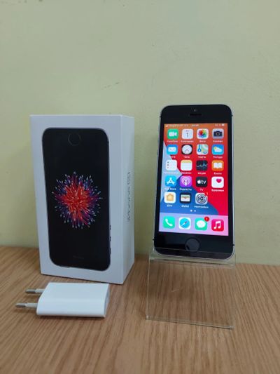 Лот: 17930004. Фото: 1. Смартфон iPhone SE 32GB. Смартфоны