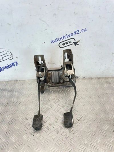 Лот: 25038933. Фото: 1. педальный узел Kia Spectra SD. Кузов