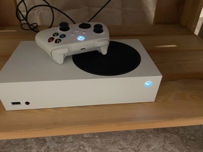 Лот: 18407817. Фото: 1. Xbox series s 512 гб и геймпас... Игровые приставки, консоли