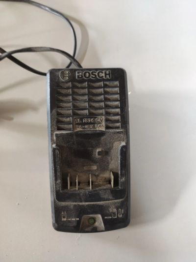 Лот: 18949033. Фото: 1. Зарядное bosch al 1814 для шуруповерта. Электроинструмент