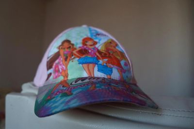 Лот: 3932062. Фото: 1. Кепка Winx на р.48-50. Головные уборы