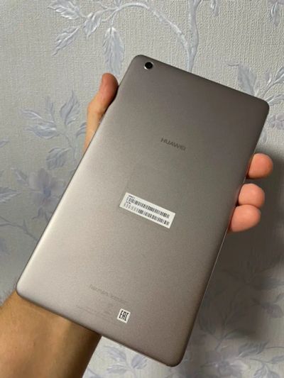 Лот: 20550878. Фото: 1. Планшет 8" Huawei MediaPad m3... Планшеты