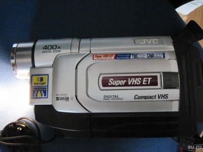 Лот: 10995870. Фото: 1. Видеокамера Compact VHS JVC camcorder... Видеокамеры