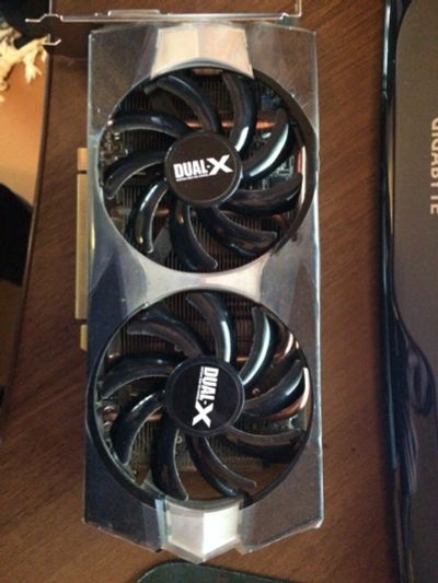 Лот: 5804258. Фото: 1. Видеокарта amd radeon R9 270x... Видеокарты