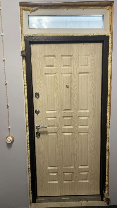 Лот: 17494343. Фото: 1. Входная железная дверь с термо-разрывом... Двери входные