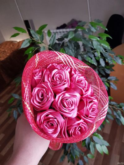 Лот: 13342541. Фото: 1. Букет роз из атласной ленты. Искусственные и сувенирные цветы