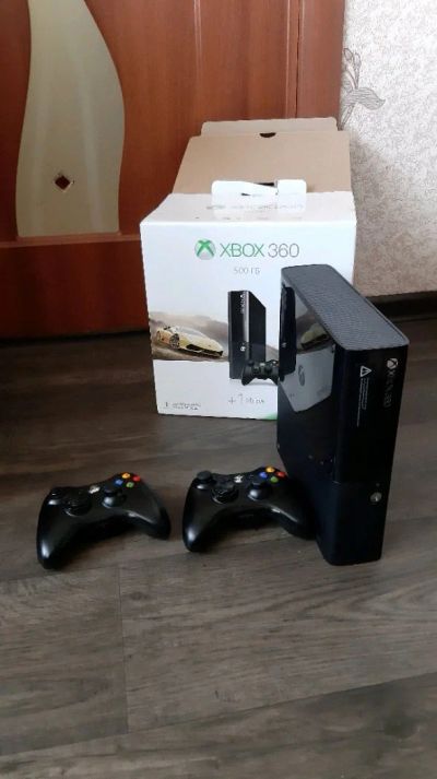 Лот: 14732412. Фото: 1. Xbox 360 500. Гб. Игровые приставки, консоли