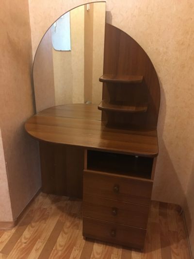 Лот: 12204877. Фото: 1. Дамский столик (зеркало, 3 ящика... Туалетные столики