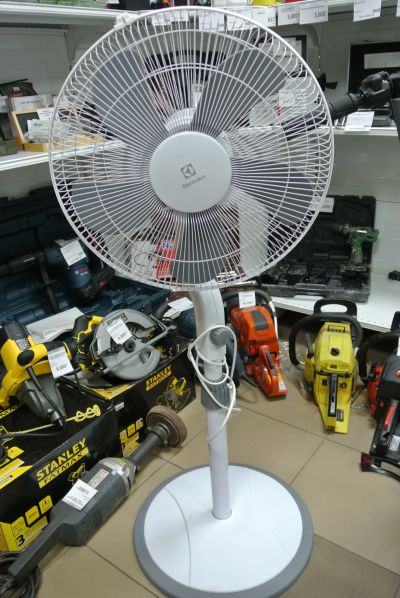 Лот: 19225343. Фото: 1. Вентилятор Electrolux EFF-1003D... Вентиляторы бытовые