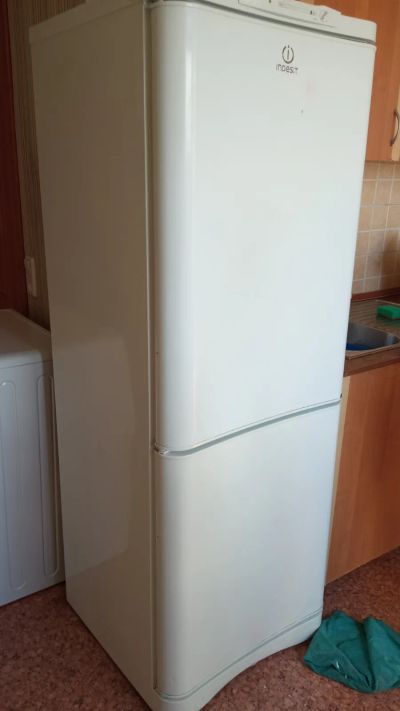 Лот: 19334485. Фото: 1. Холодильник Indesit. Холодильники, морозильные камеры