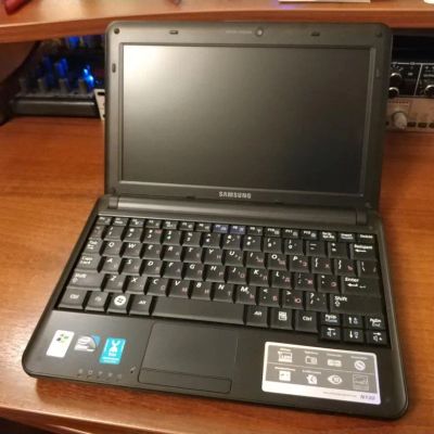 Лот: 20946655. Фото: 1. Ноутбук Нетбук Samsung NP-N130... Ноутбуки