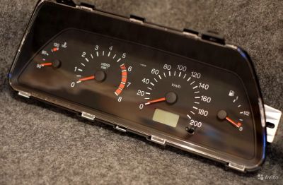 Лот: 15463083. Фото: 1. Куплю панель приборов ваз 2110. Салон