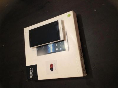 Лот: 3785296. Фото: 1. Продам Sony Xperia s белый в идеальном... Смартфоны