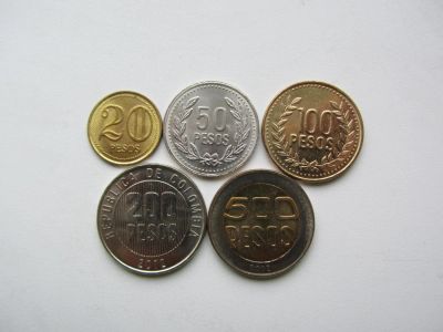 Лот: 6408249. Фото: 1. Колумбия , набор из 5 монет 2005-2012... Наборы монет