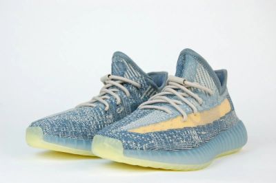 Лот: 16847557. Фото: 1. Кроссовки Adidas Yeezy 350 boost... Кеды, кроссовки, слипоны