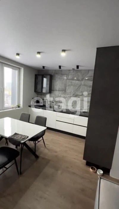 Лот: 21539378. Фото: 1. Продам 3-комн. кв. 96.8 кв.м... Квартиры, студии