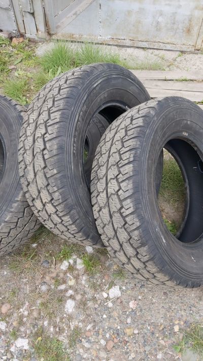 Лот: 17698613. Фото: 1. Шины hankook RA 10 215/70/15 LT... Шины