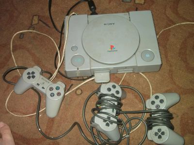 Лот: 3204013. Фото: 1. Продам Sony PS1 +30шт диски! До... Консоли