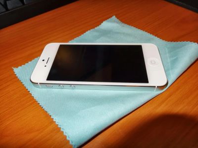 Лот: 8174469. Фото: 1. Apple iPhone 5 белый 16GB в полном... Смартфоны