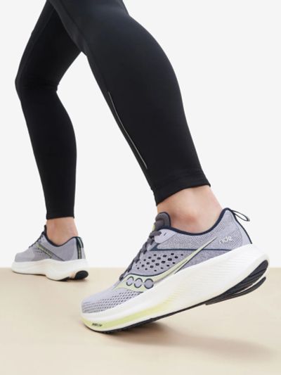 Лот: 24288055. Фото: 1. Кроссовки женские Saucony Ride... Кеды, кроссовки, слипоны