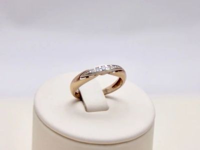 Лот: 12321303. Фото: 1. ЗОЛОТОЕ КОЛЬЦО С БРИЛЛИАНТАМИ... Кольца, перстни