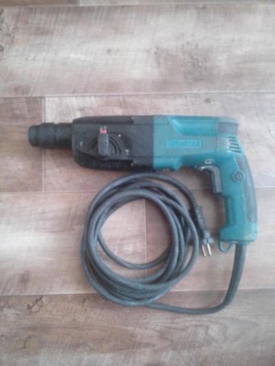 Лот: 8559053. Фото: 1. Перфоратор Makita HR2450. Электроинструмент