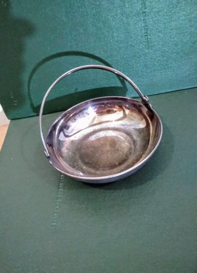 Лот: 15037711. Фото: 1. Корзинка конфетница из мельхиора. Предметы сервировки