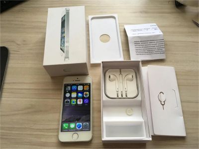 Лот: 10886888. Фото: 1. iPhone 5 16GB. Смартфоны