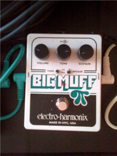 Лот: 9975410. Фото: 1. Electro Harmonix Big Muff Pi w... Гитарные эффекты и комбоусилители