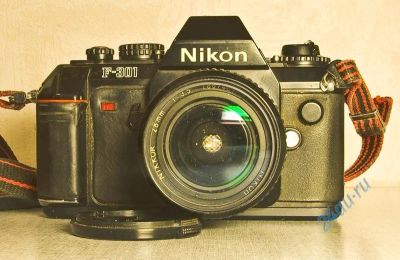 Лот: 153608. Фото: 1. Пленочный зеркальный фотоаппарат... Плёночные компактные