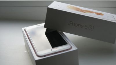 Лот: 10217355. Фото: 1. iphone 6s 16 gb rose. Смартфоны