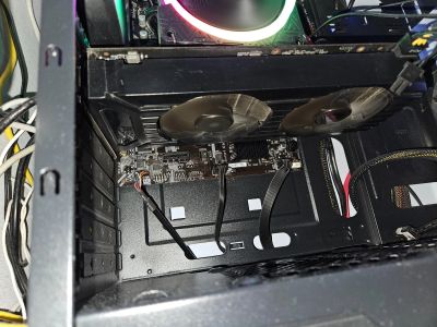 Лот: 21572470. Фото: 1. GTX 1060. Видеокарты