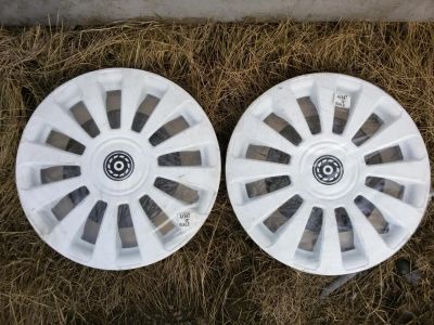 Лот: 7276655. Фото: 1. Колпаки белые R13 2шт. Новые. Колпаки