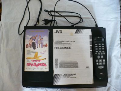 Лот: 4373748. Фото: 1. Видеомагнитофон JVC HR-J229EE. Видеомагнитофоны