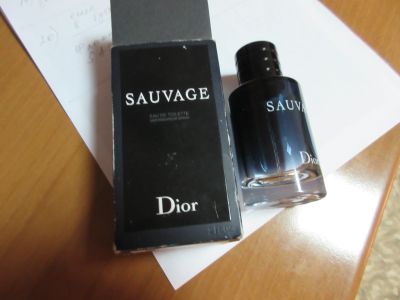 Лот: 11750320. Фото: 1. Флакон от духов SaUVaGE (Dior... Другое (коллекционирование, моделизм)