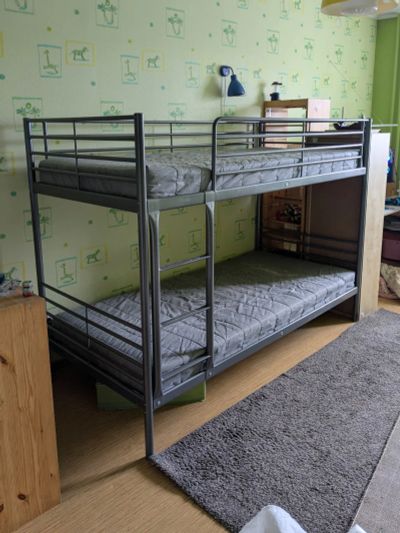 Лот: 25314089. Фото: 1. Кровать двухъярусная Ikea Svarta. Детские кровати и кроватки