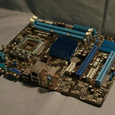 Лот: 17627801. Фото: 1. Материнская плата ASUS P5G41T-M... Материнские платы