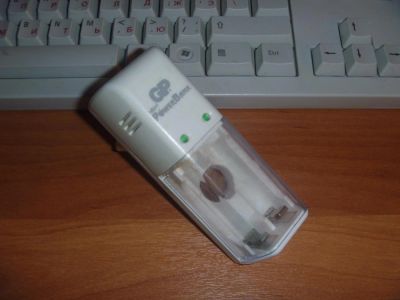 Лот: 4033404. Фото: 1. Зарядное GP PowerBank. 2*АА/ААА. Зарядные устройства, блоки питания для бытовой техники