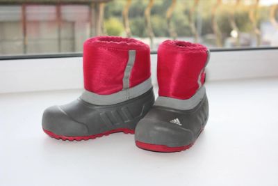 Лот: 8182990. Фото: 1. Детские сапожки adidas осень-весна. Сапоги