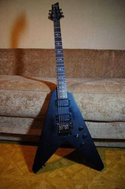 Лот: 4783592. Фото: 1. Schecter Demon V-1 FR. Гитары
