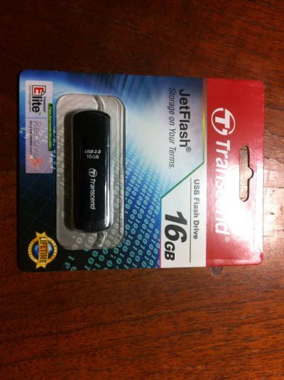 Лот: 4675644. Фото: 1. Флешка USB 2.0 Transcend JetFlash... USB-флеш карты