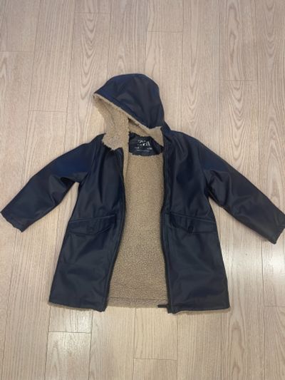 Лот: 22392029. Фото: 1. Куртка для девочки Zara. Верхняя одежда