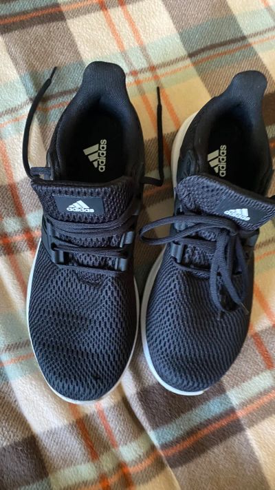 Лот: 23275089. Фото: 1. Кроссовки adidas. Кеды, кроссовки, слипоны