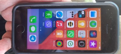 Лот: 17923206. Фото: 1. Iphone se 32gb. Смартфоны