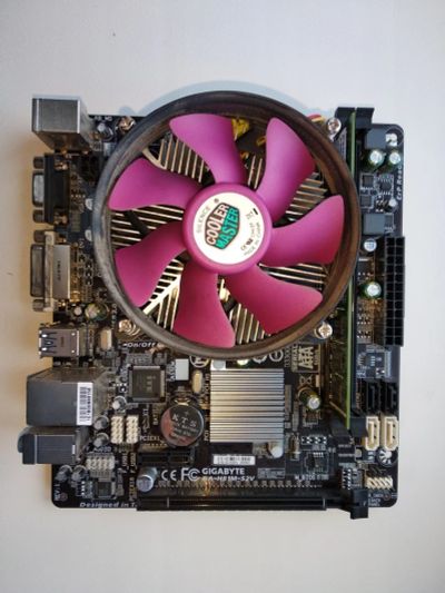 Лот: 18353112. Фото: 1. Материнская плата Gigabyte GA-H81M-S1... Материнские платы