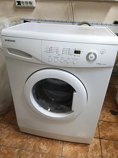 Лот: 15201754. Фото: 1. Узкая стиральная машина Samsung. Стиральные машины